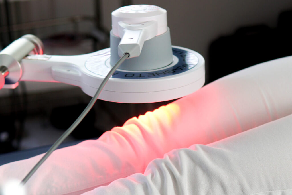 Körperbehandlung mit roter Lichttherapie